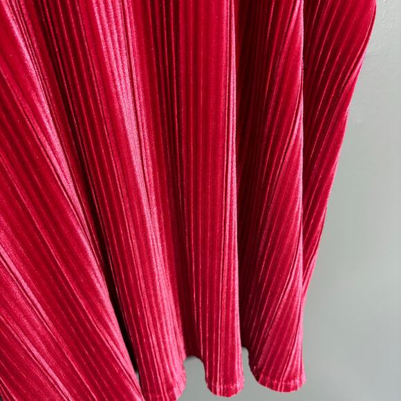 Torrid Red Velvet Whimysgoth Pleated Goddess Tank - 3 (3X) - Women's Plus Size - Picture 3 of 6